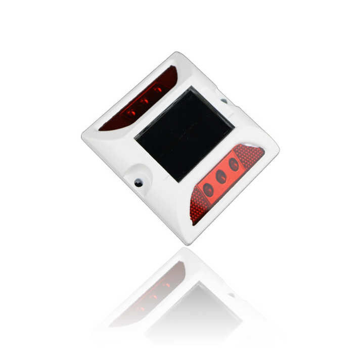 IP68 Blitzfest Aluminium Solar Straßenstift 5 Farben für dunkle Straße